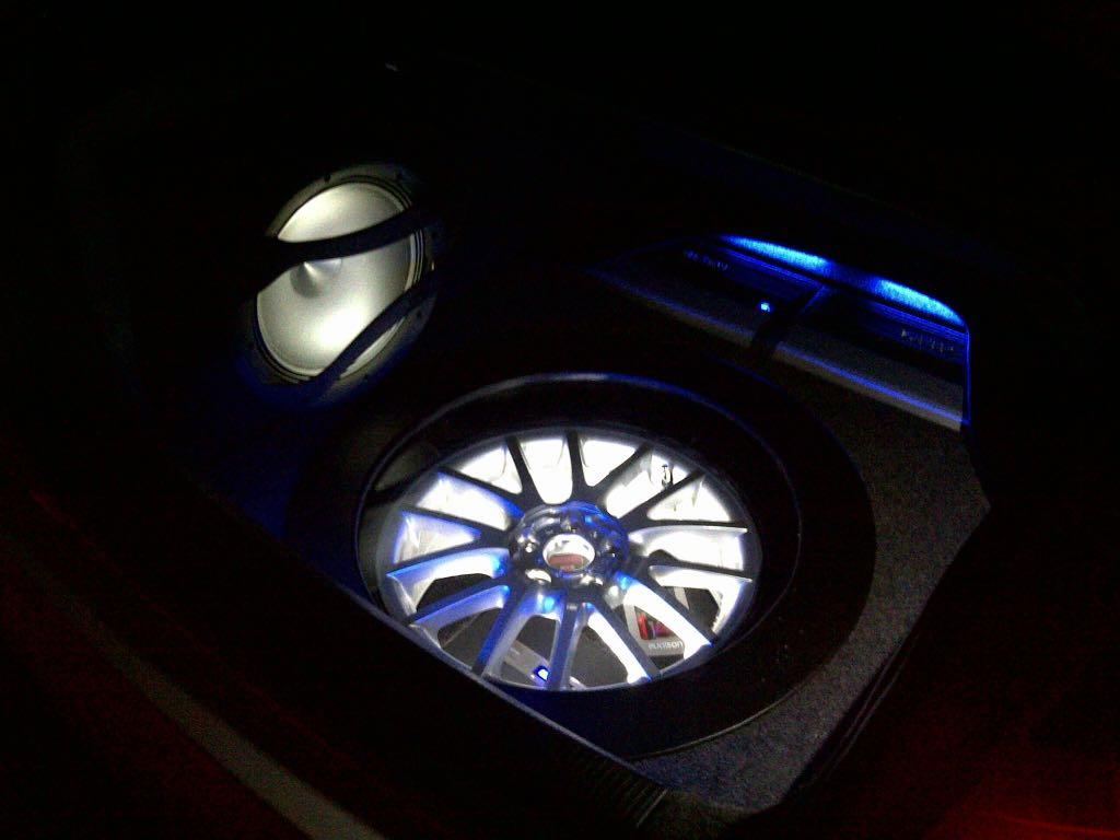 Custom boot build with subwoofer and amplifier
